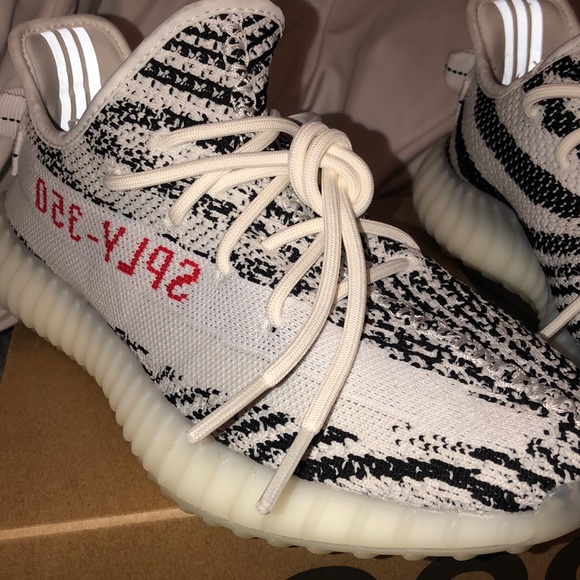 Yeezy Boost 350 V2 'Zebra' - Picture 3 of 6